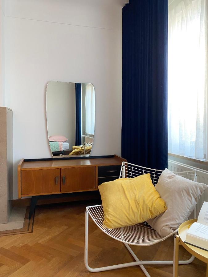 Family Floor - La Couronne - Authentiek Met Veel Lichtinval *