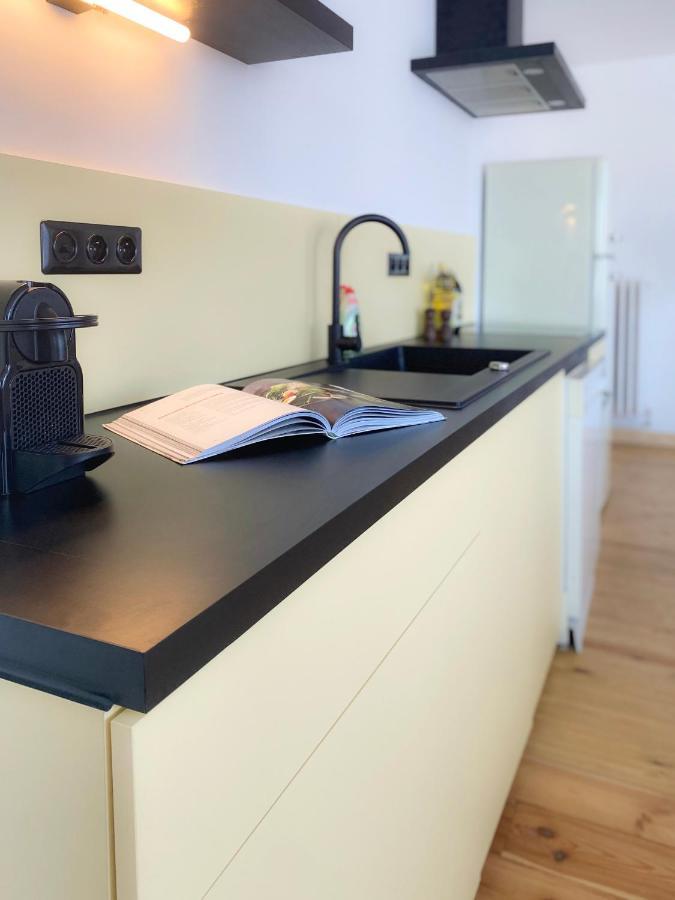 Family Floor - La Couronne - Authentiek Met Veel Lichtinval Appartement *